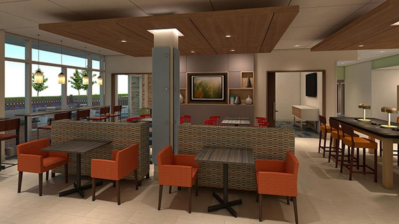 Holiday Inn Express & Suites - Dallas Market Center By Ihg Exterior photo